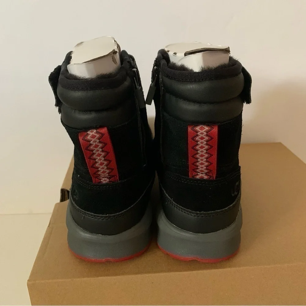 NIB. UGG Grade School Kids Arren Weather Boots